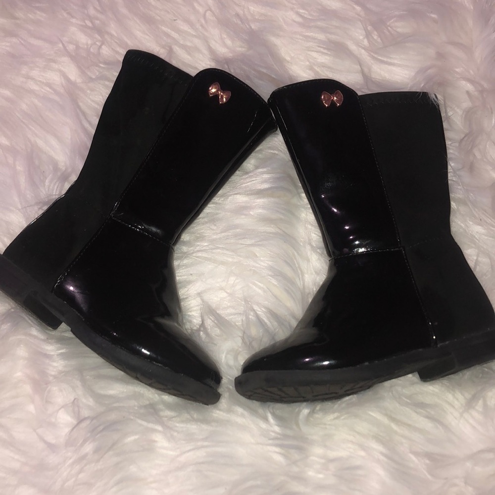Very cute black boots for toddler girl! 👧💕👢